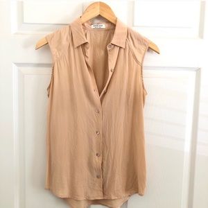 Soft pink silk blouse by Everlane. Size sm.